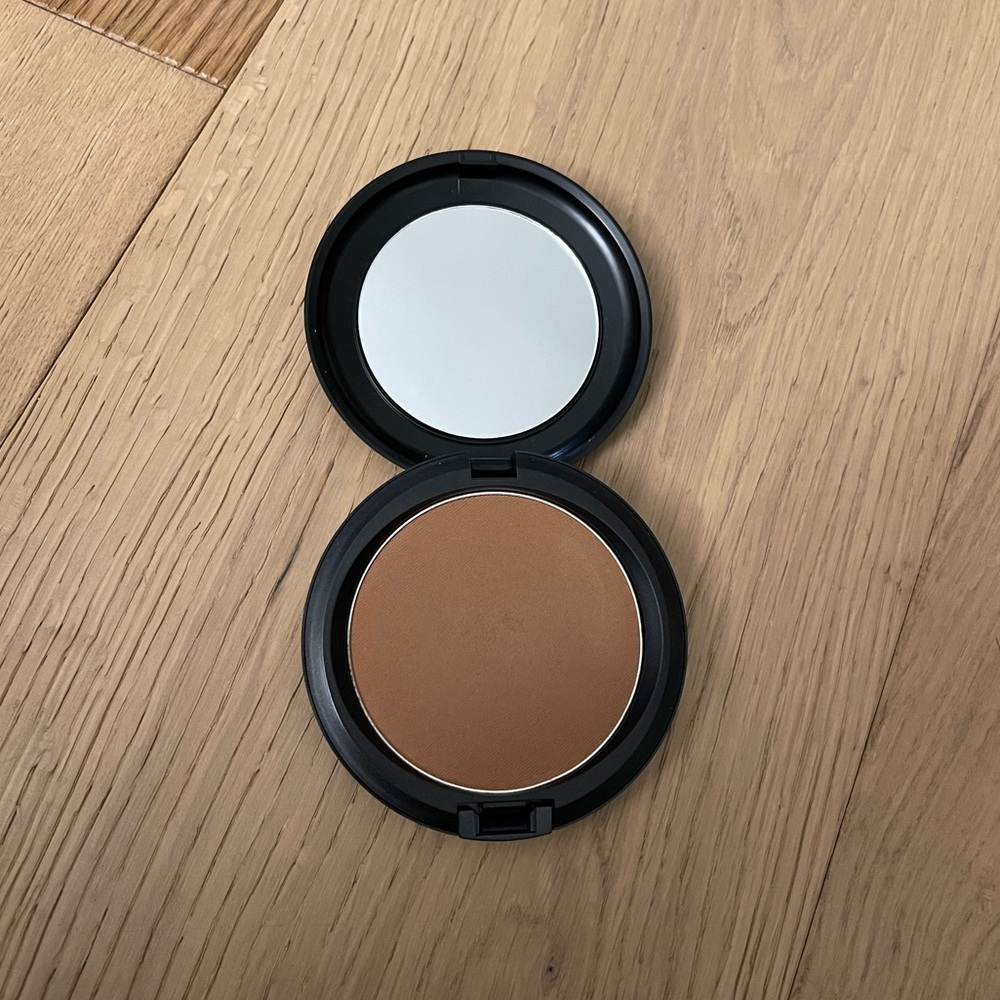MAC Bronzing Powder, “Matte Bronze”